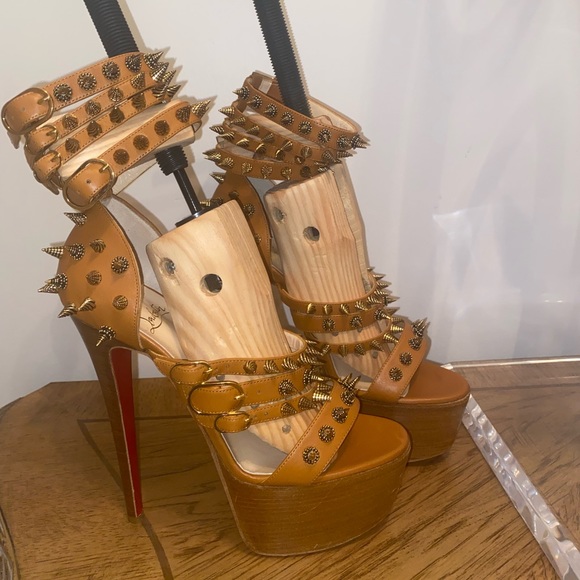 *******SOLD*******Christian Louboutin Botticellita Sandal - Picture 9 of 11